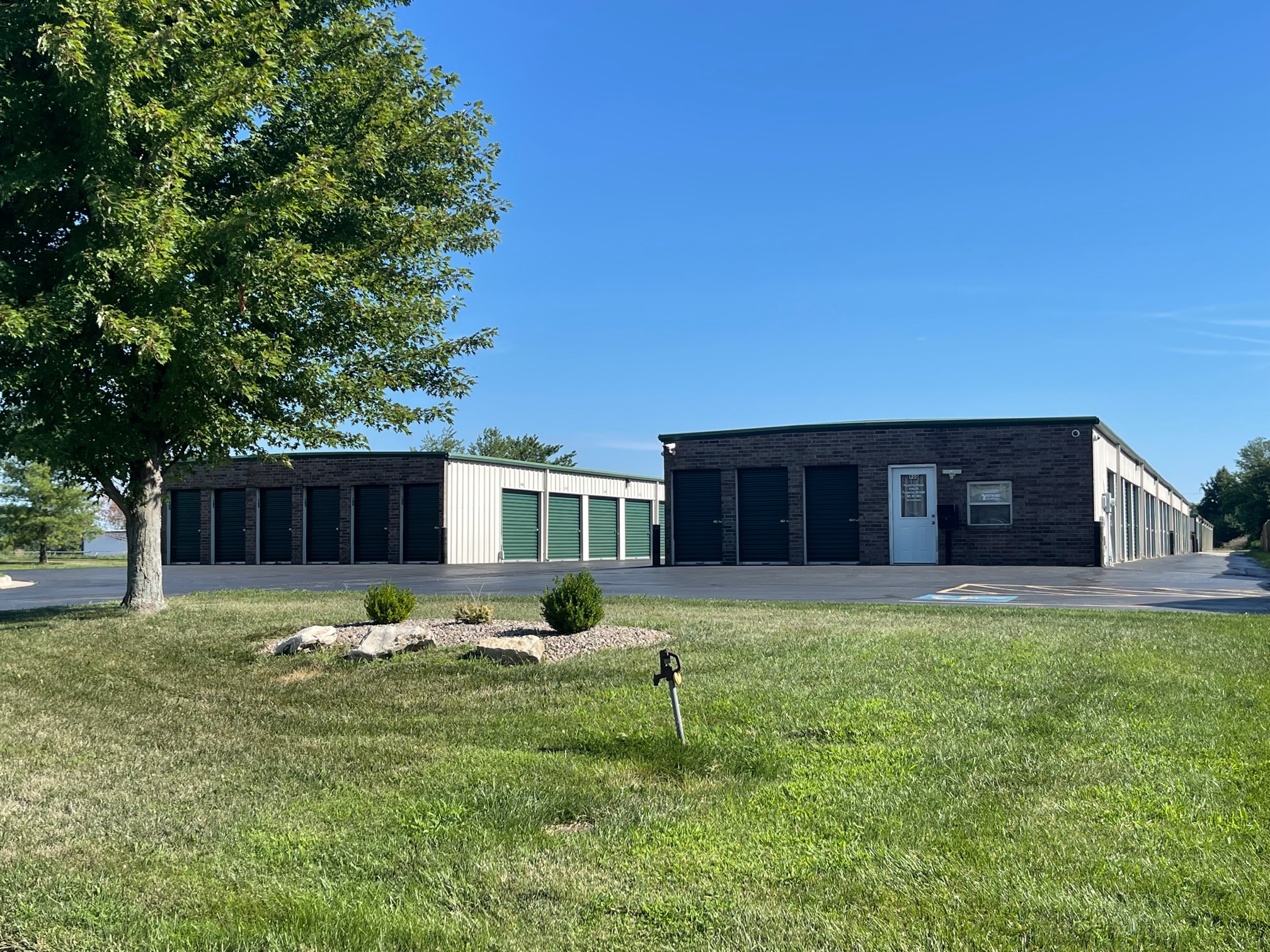 Pleasant Hill Storage is very close to Lee’s Summit, Greenwood, Blue Springs, and Harrisonville, Missouri. We are just off Route 7, so come and visit us or rent a unit online today! Pleasant Hill Storage is very close to Lee’s Summit, Greenwood, Blue Springs, and Harrisonville, Missouri. We are just off Route 7, so come and visit us or rent a unit online today!